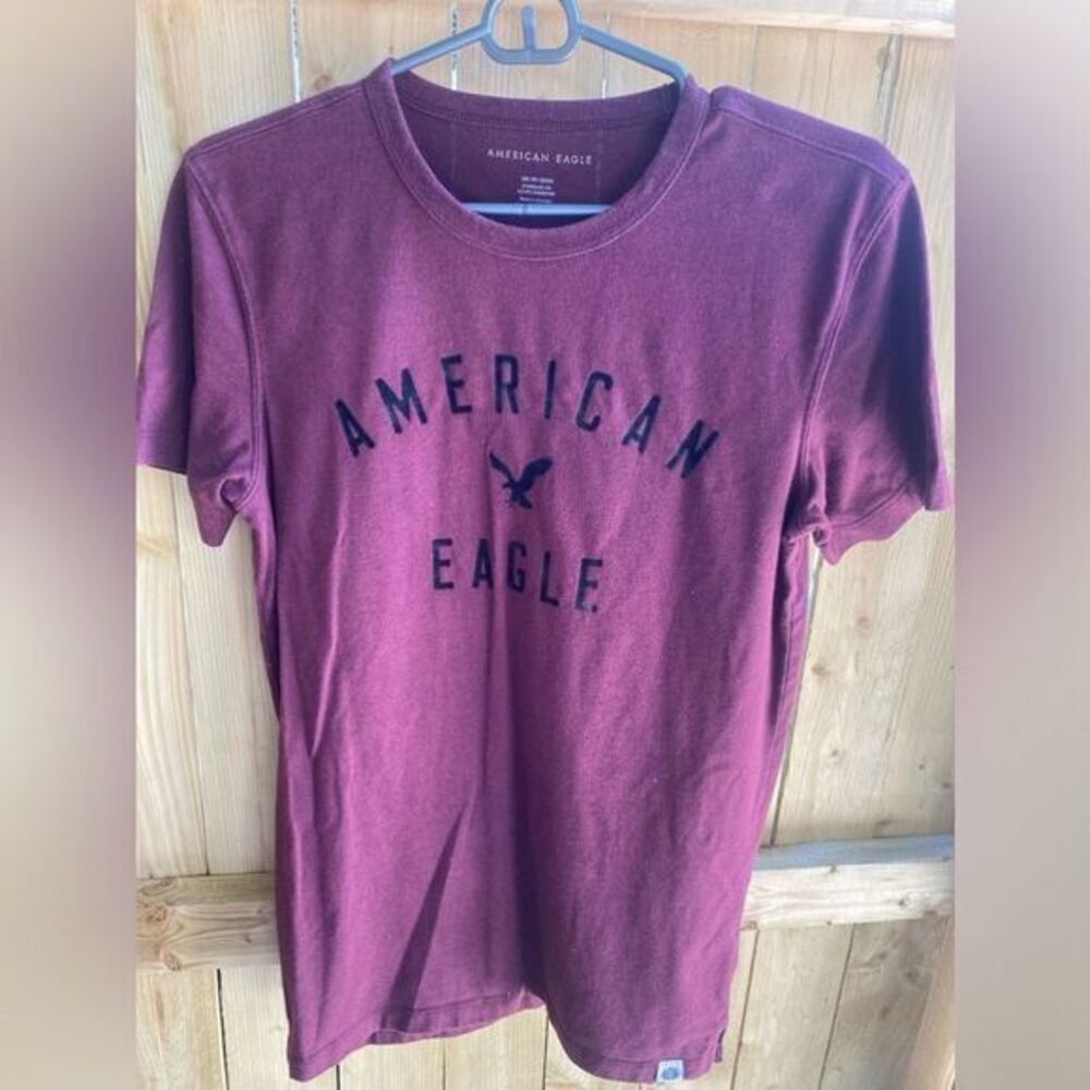 Men’s maroon American eagle shirt sleeve tee‎ size XS TP